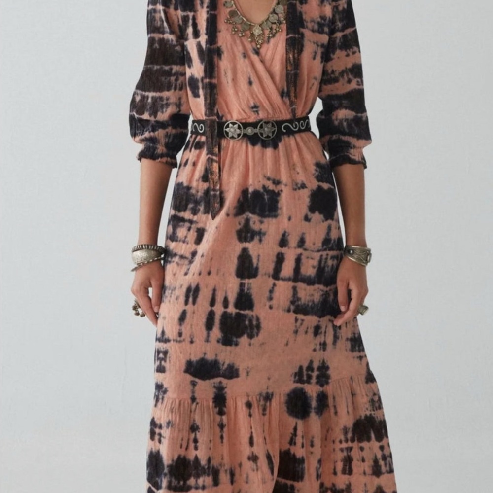 MAISON HOTEL BILLY DRESS IN FLAME PINK small
